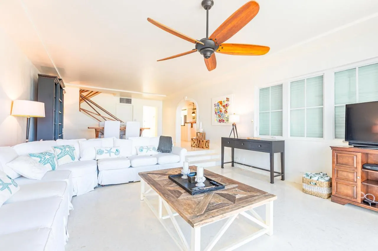 Caprice 8 - Luxury Townhouse In Gated Community - Pool, Oceanfront Villa Nassau Bahamas