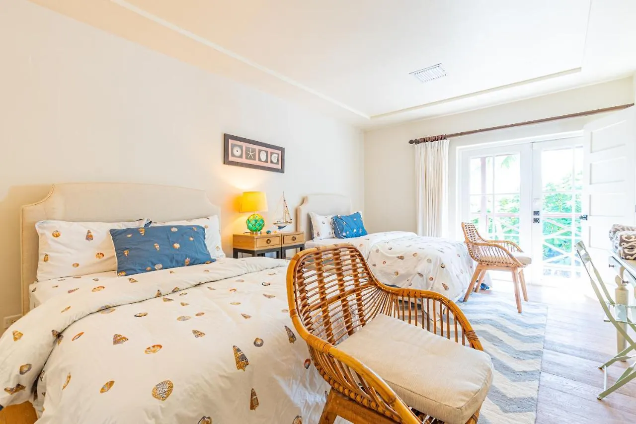 Caprice 8 - Luxury Townhouse In Gated Community - Pool, Oceanfront Villa Nassau