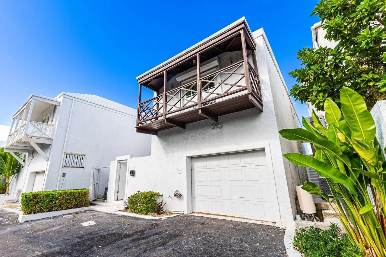 Caprice 8 - Luxury Townhouse In Gated Community - Pool, Oceanfront Villa Nassau