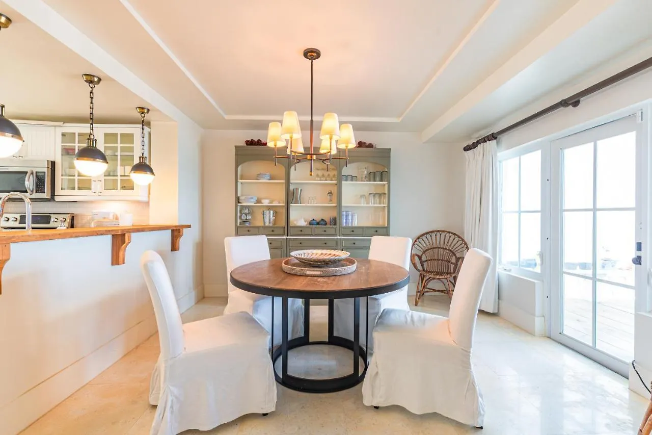 Caprice 8 - Luxury Townhouse In Gated Community - Pool, Oceanfront Villa Nassau