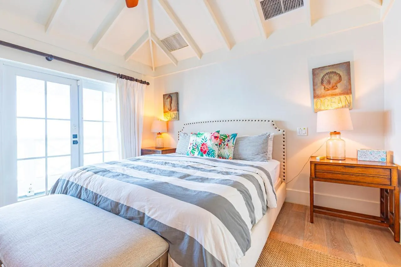 Willa Caprice 8 - Luxury Townhouse In Gated Community - Pool, Oceanfront Nassau