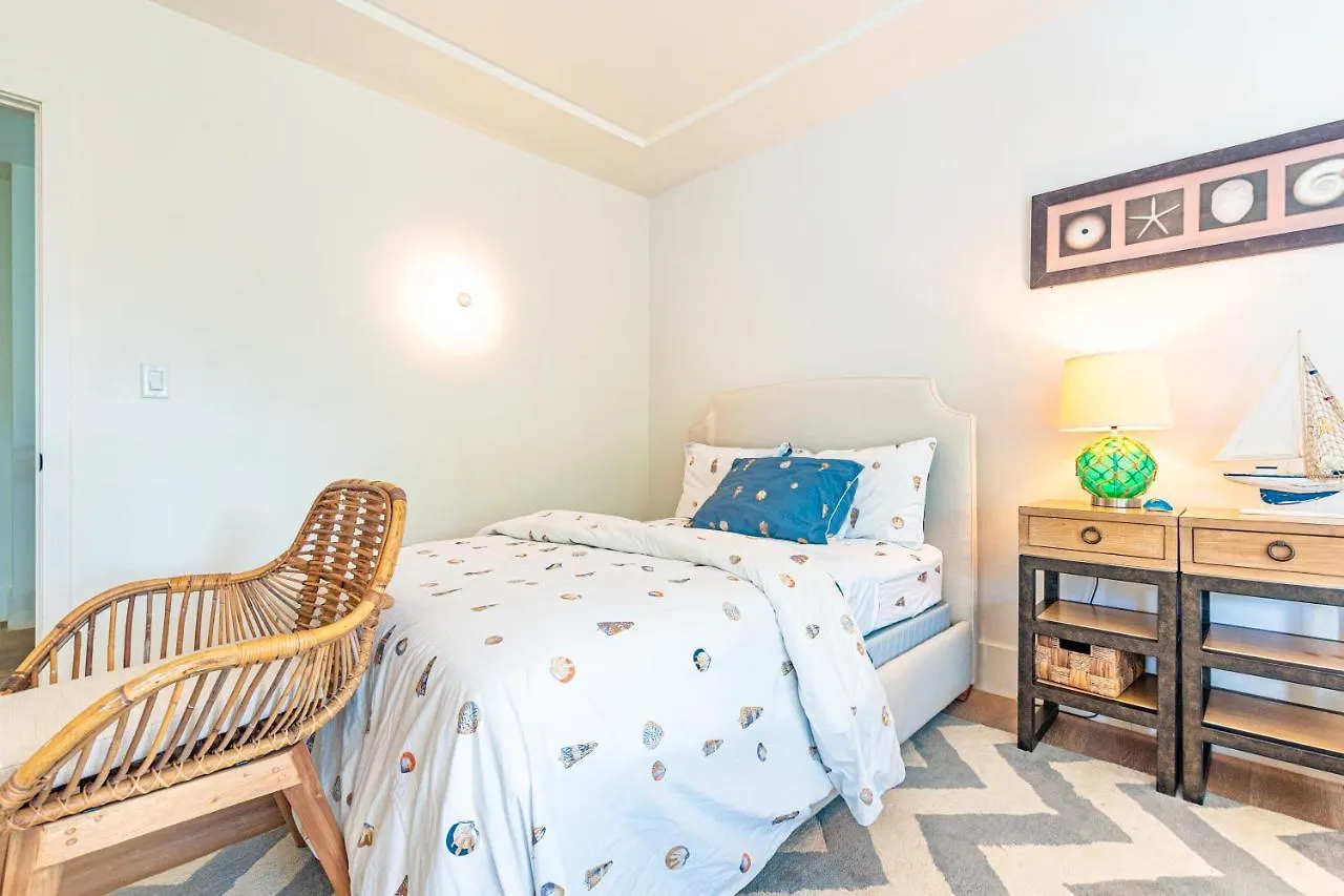 Willa Caprice 8 - Luxury Townhouse In Gated Community - Pool, Oceanfront Nassau